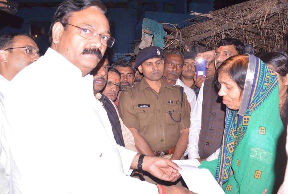 Martyr Soldier Santosh Kumar Singh Wife Demand To Government Take Revenge from Pakistan