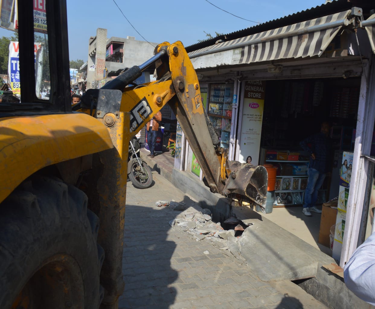 Hathras: Start encroachment campaign started in the city