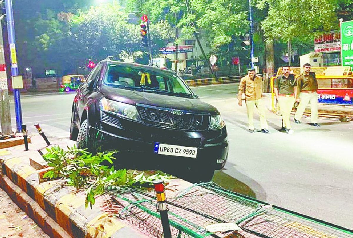 over speed car collided with divider in agra