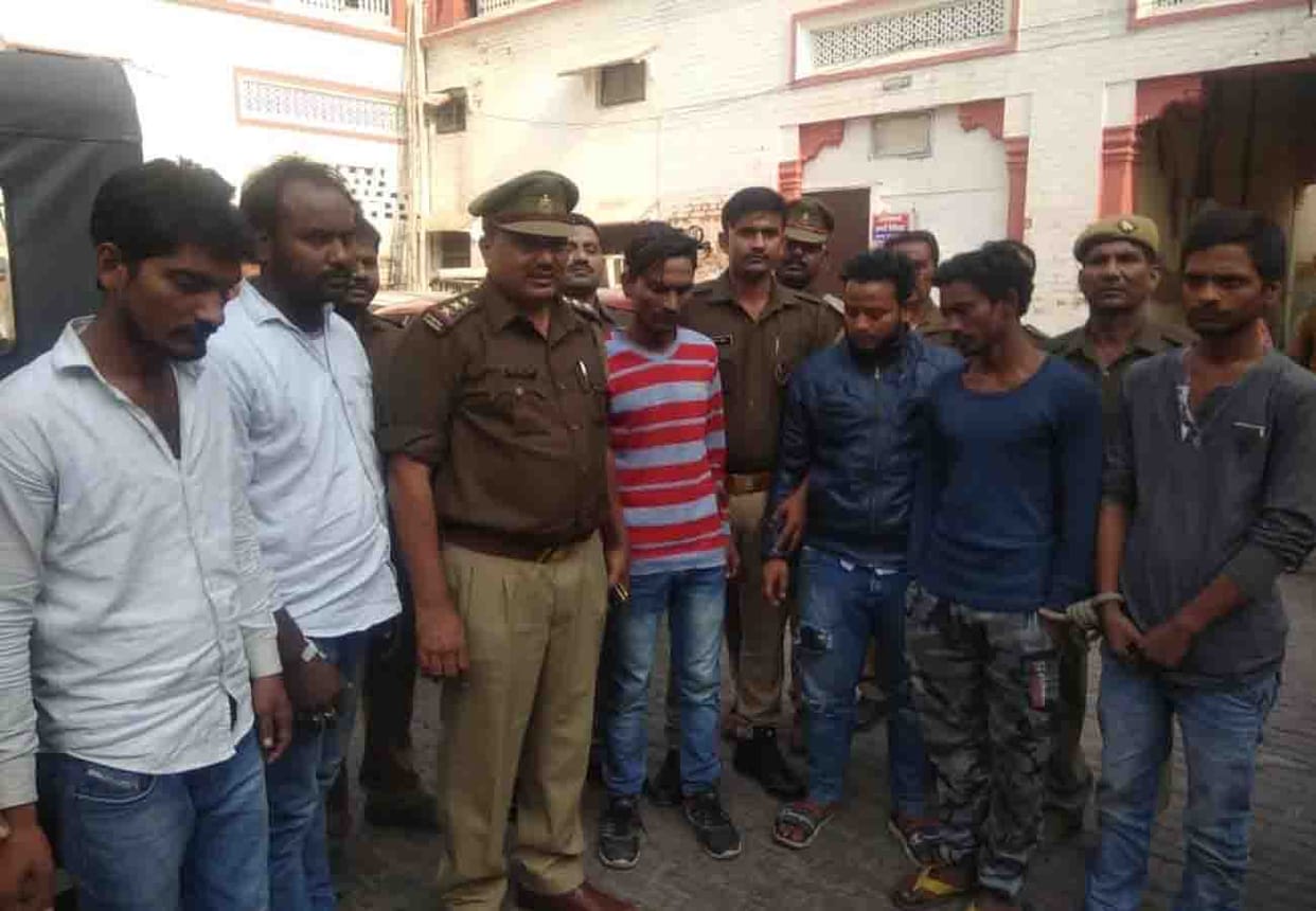 police busted gang of home delivery of illegal arms in kanpur