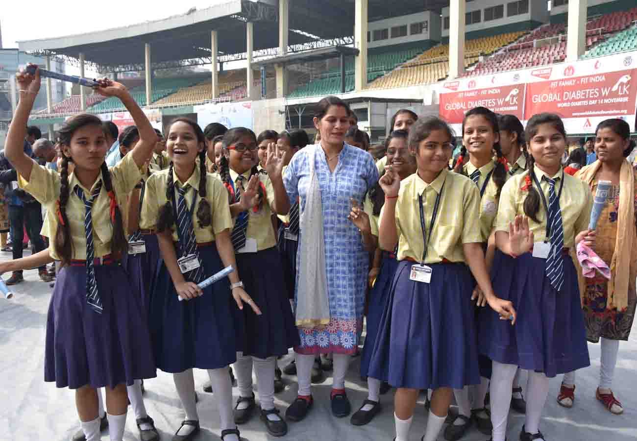 Healthy Family Fit India, Thousands of children formed a human chain in Green Park kanpur
