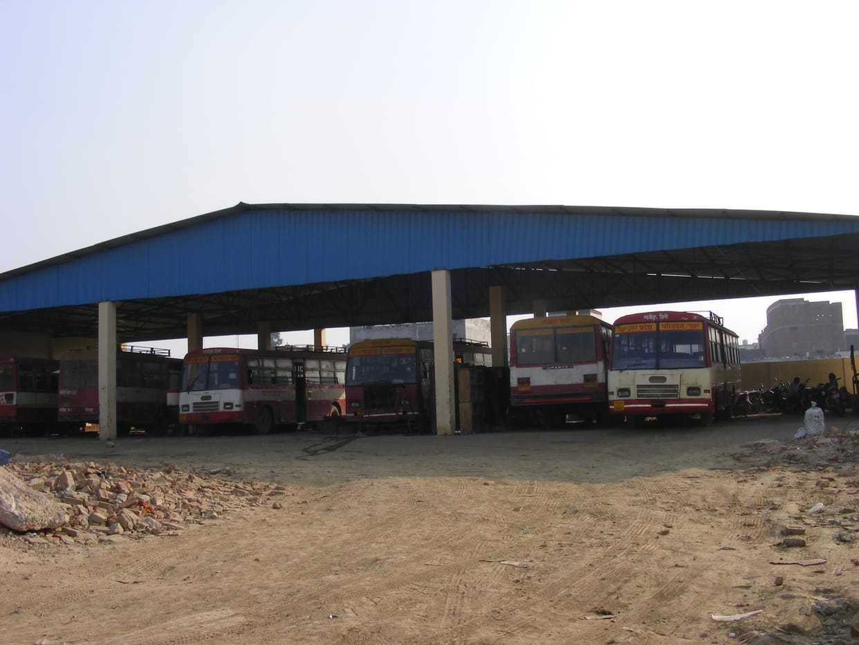 roadway bus depend on contract driver