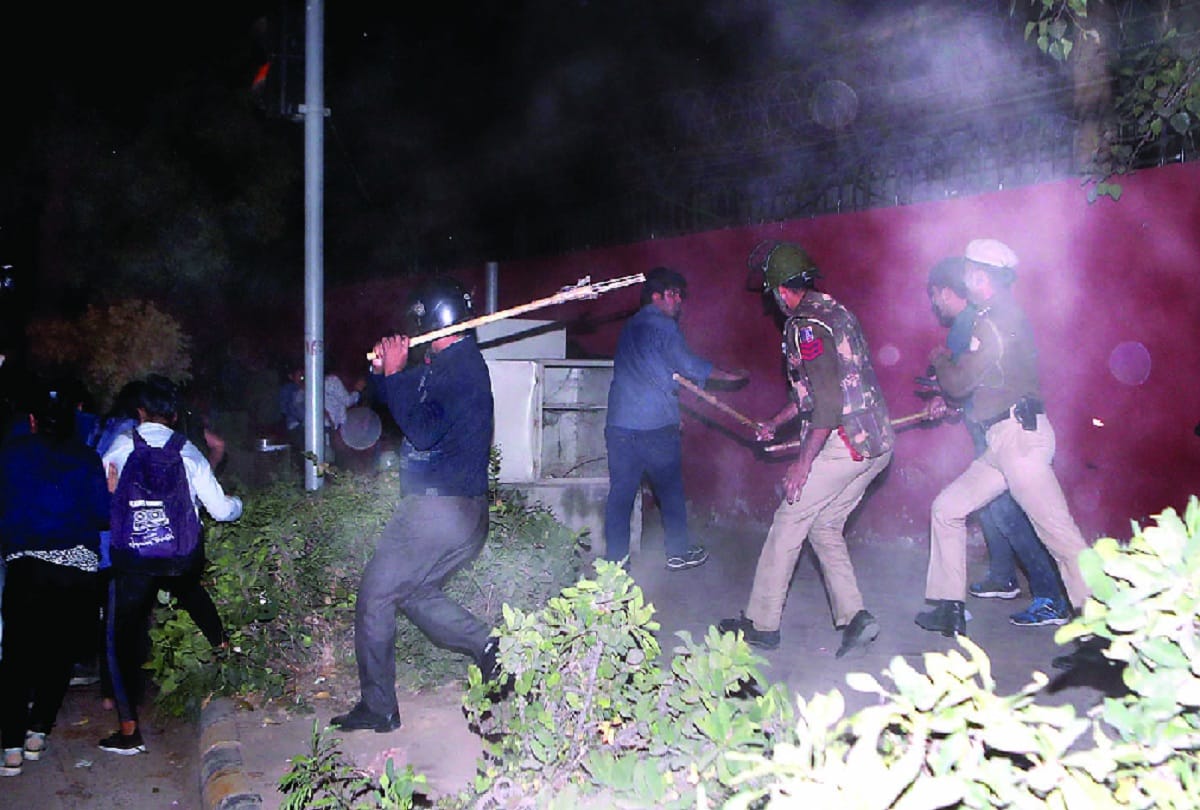 JNU : students panic on hostel fees increase