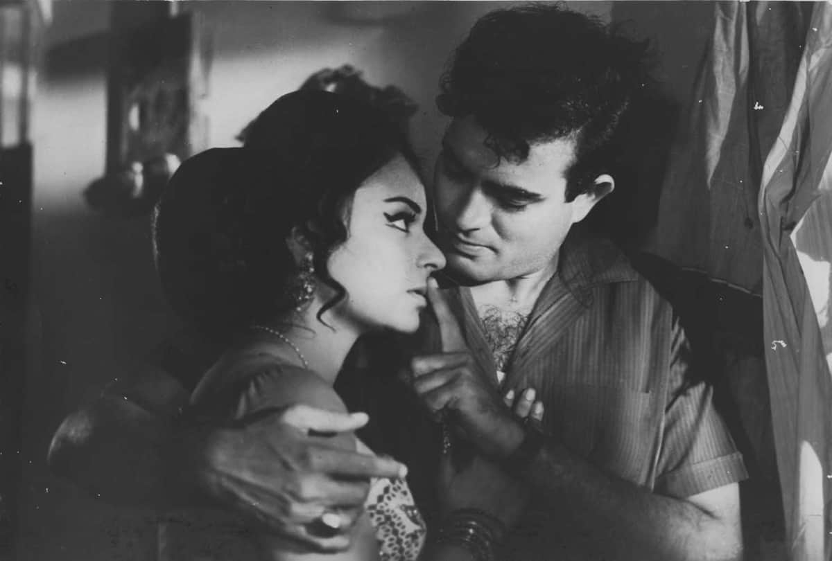 Rehana Sultan Who played the role of prostitute In Film Chetna Bollywood forgot