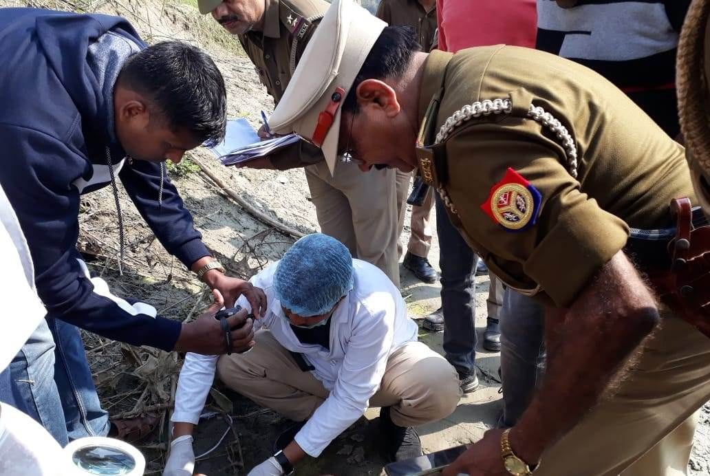 bachchee ke apaharan ke baad gala dabaakar hatya