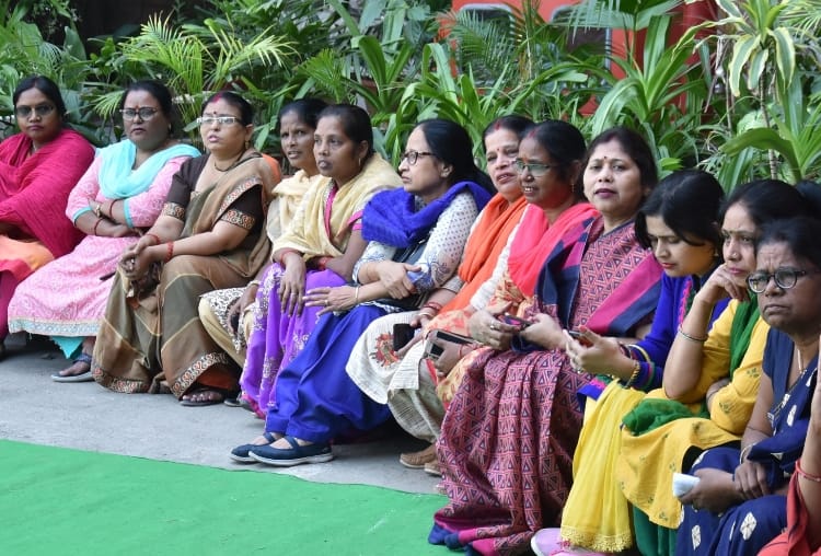 PF scam: uppcl workers boycott work, Government showed strictness on those who make trouble