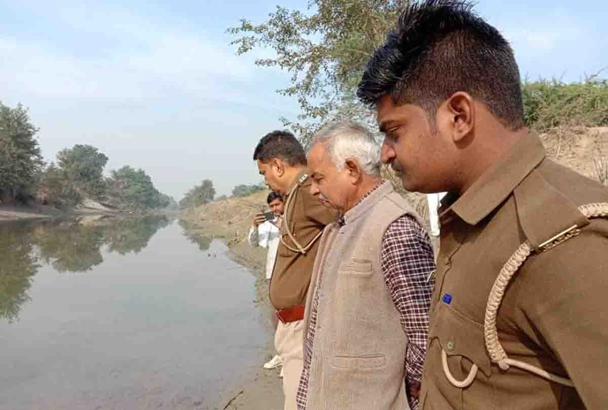 Dead body of five year old girl found in canal in kannuaj