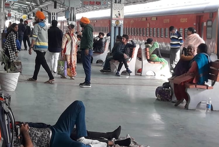 Passengers upset due to trains cancelled In Pathankot