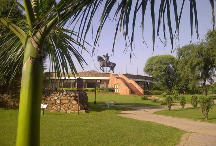 hidden unexplored tourist places in delhi