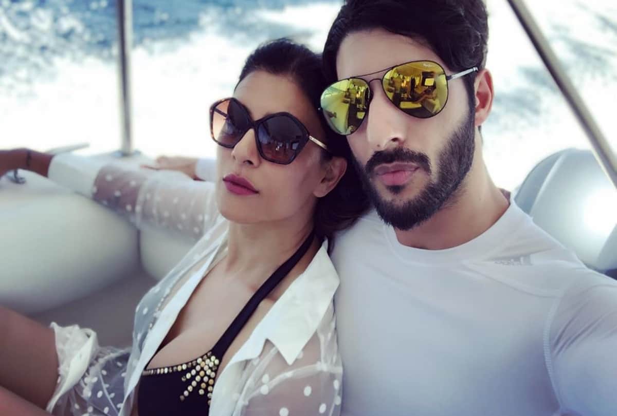 Valentines Day 2020 Sushmita Sen shares romantic photo with rohman shawl