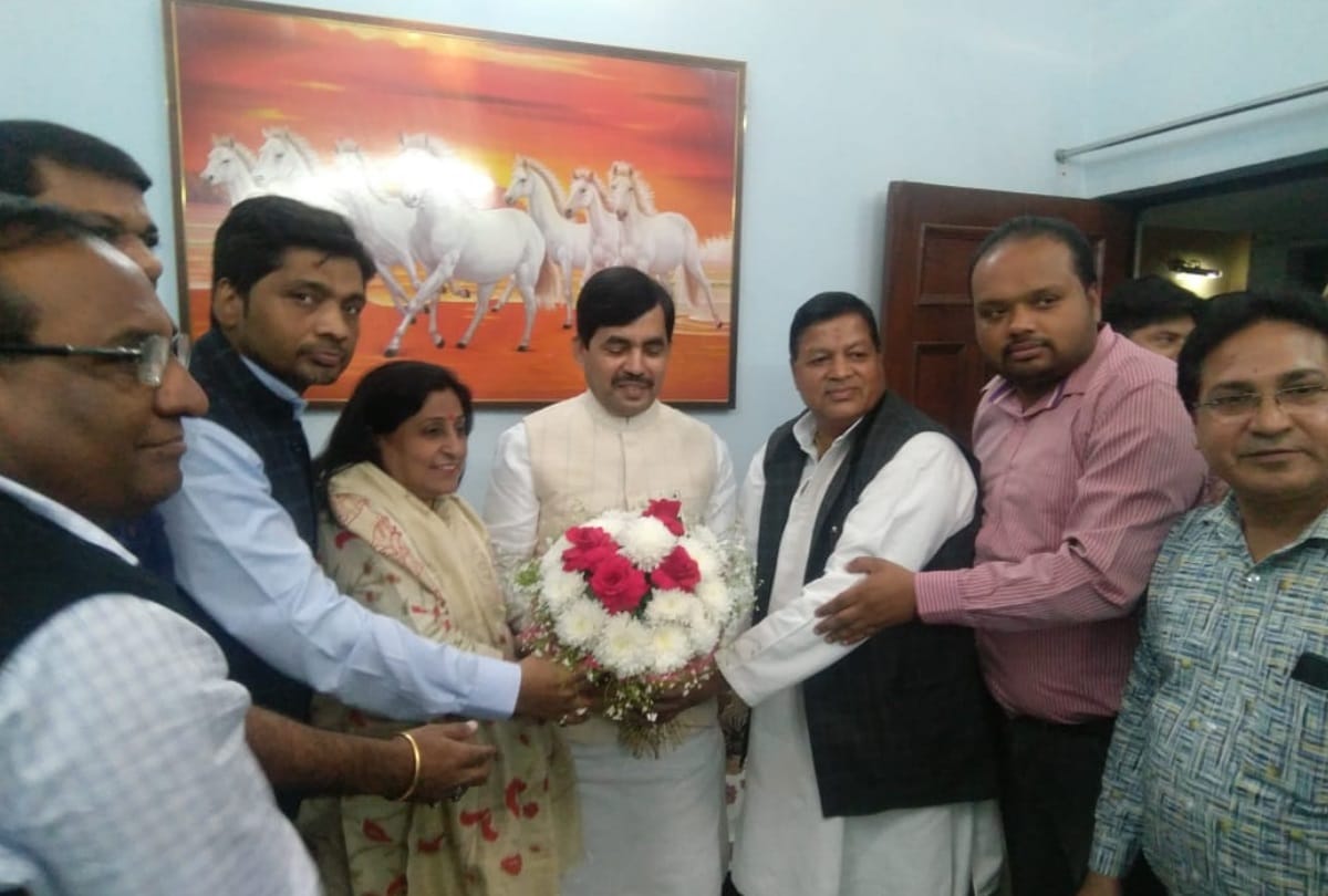 bjp leader shahnawaz hussain alleges muslim personal law board of working in owaisi pressure