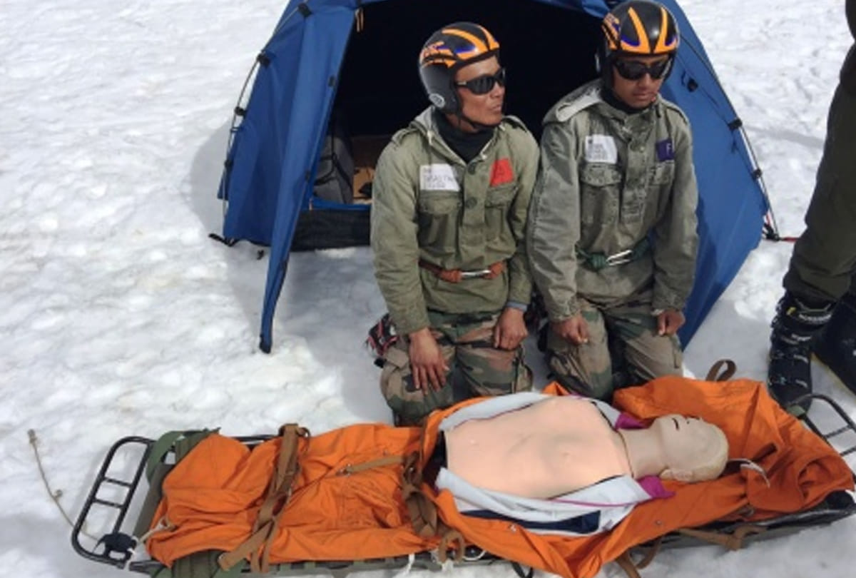 high altitude warfare school trains indian army jawan to fight avalanche in high altitude