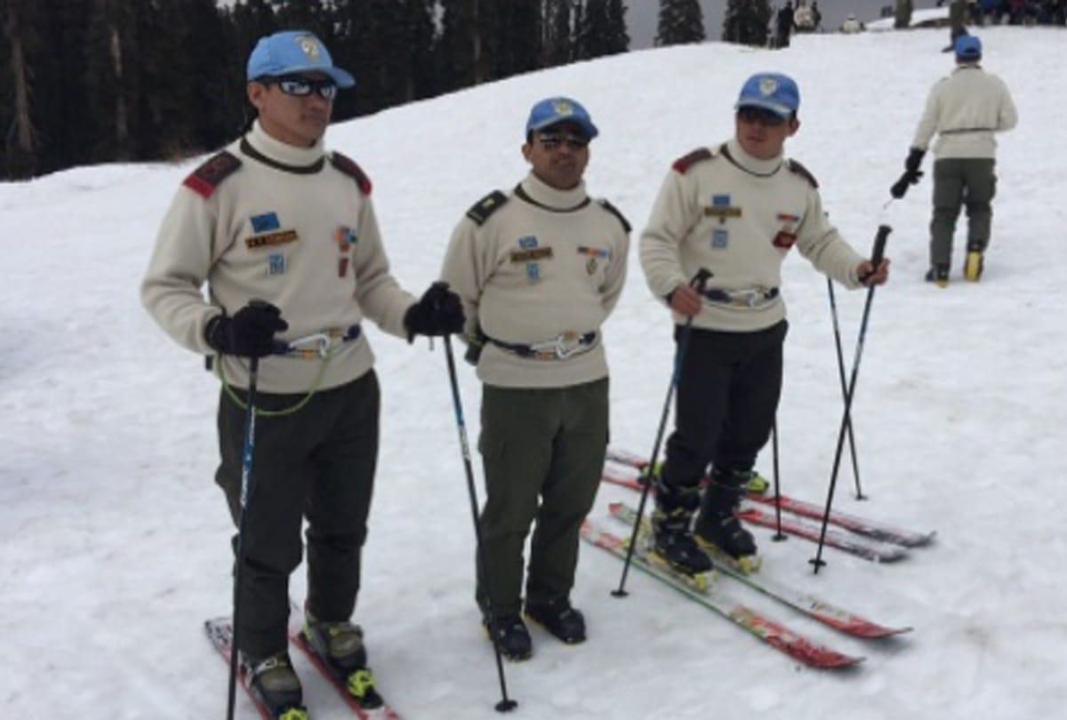 high altitude warfare school trains indian army jawan to fight avalanche in high altitude