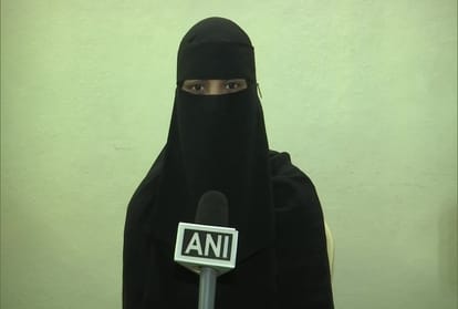 तीन तलाक से पीड़ित महिला
