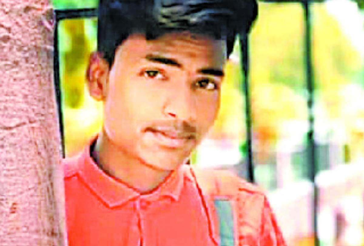 a youth died and eight injured in an accident in lucknow