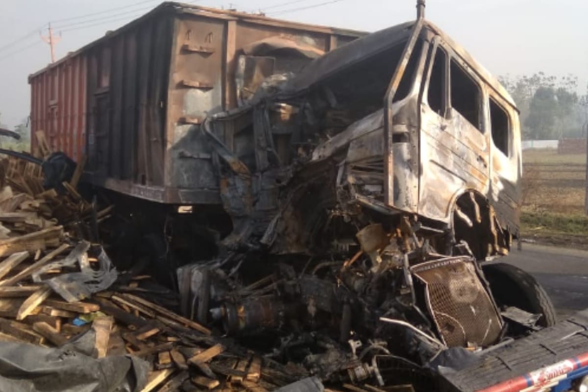 Deoband: Conductor burnt alive and driver injured after a truck collided with another