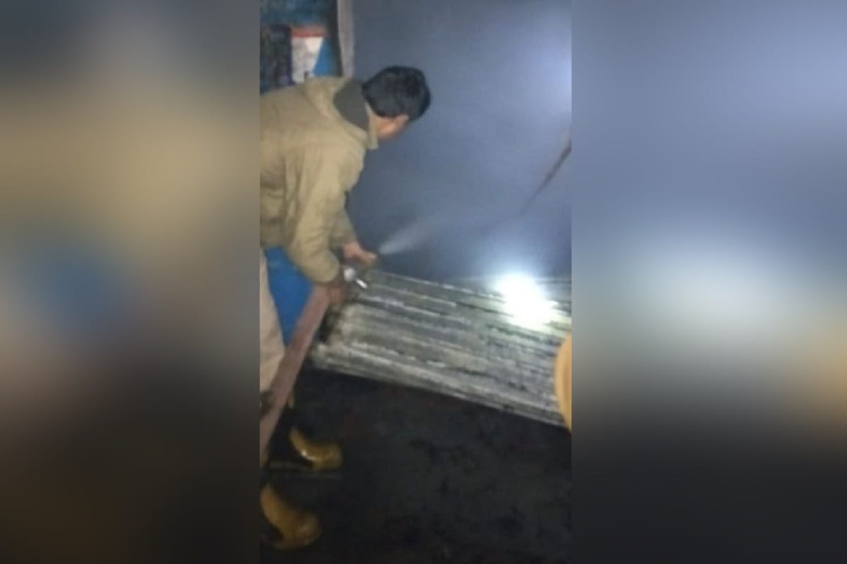 Blast in gas cylinder and two peoples injured at Shamli district