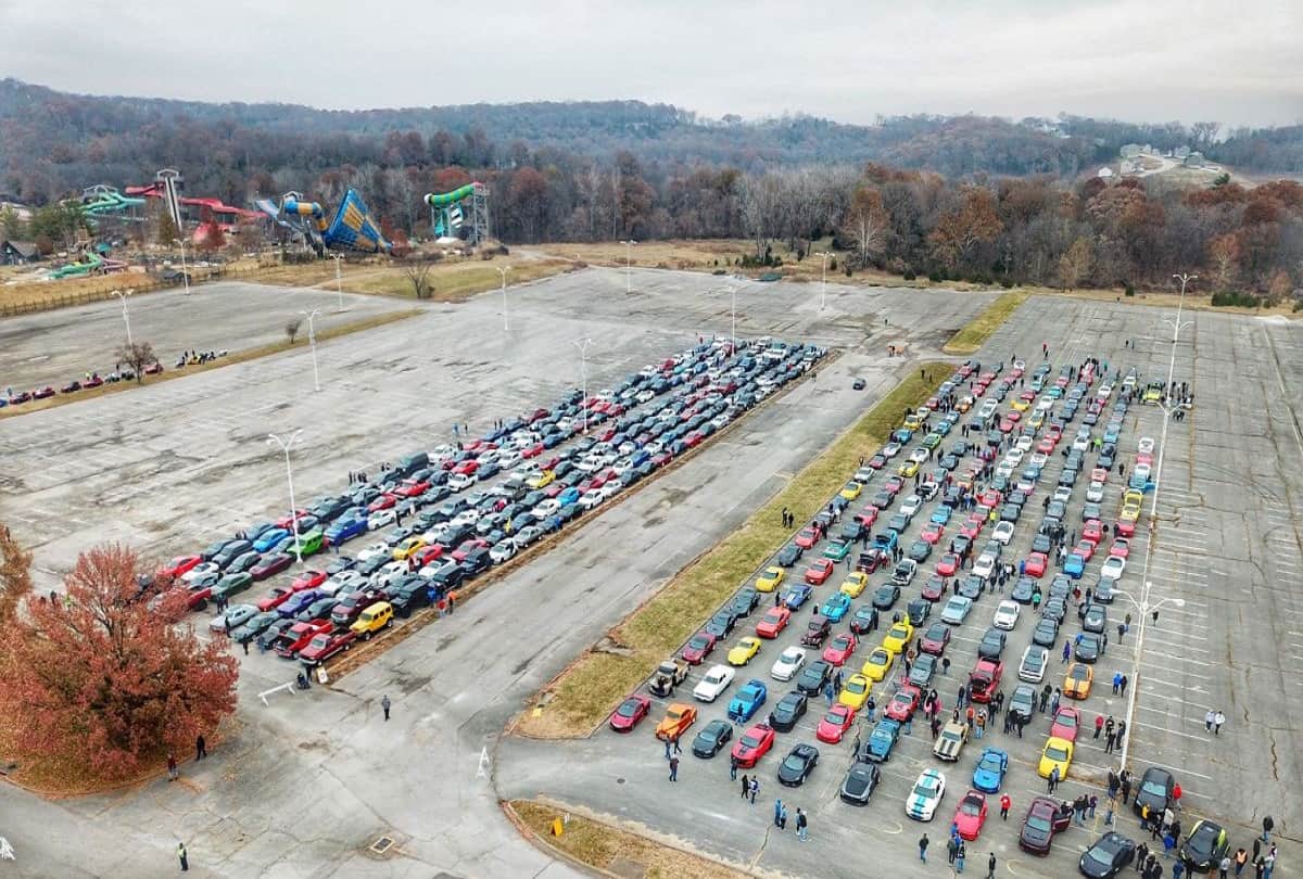 Thousands of sports cars lead funeral procession for american boy who died from cancer