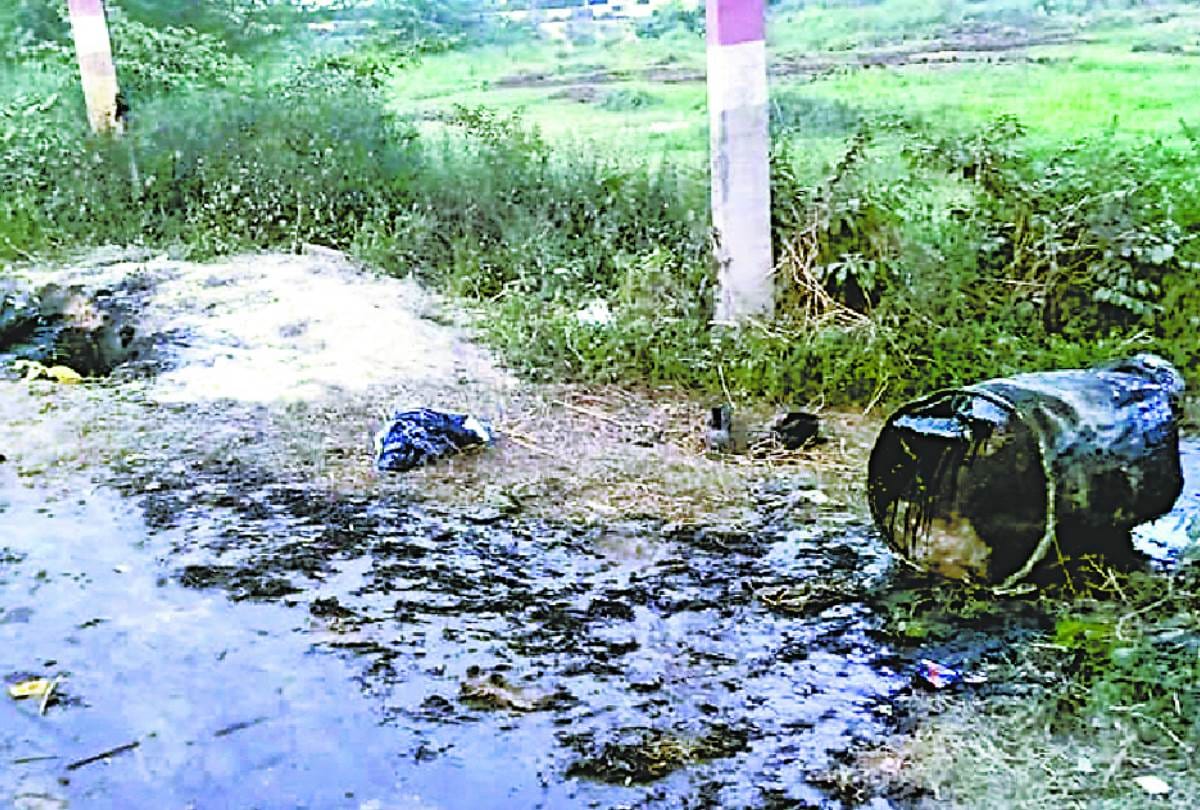 innocent girl fell down in drum of boiling coal tar, died in barabanki