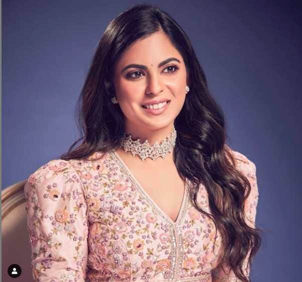 Mukesh Ambani Daughter Isha Ambani New Dress Photo Viral