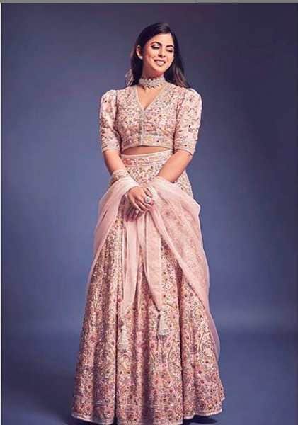 Mukesh Ambani Daughter Isha Ambani New Dress Photo Viral