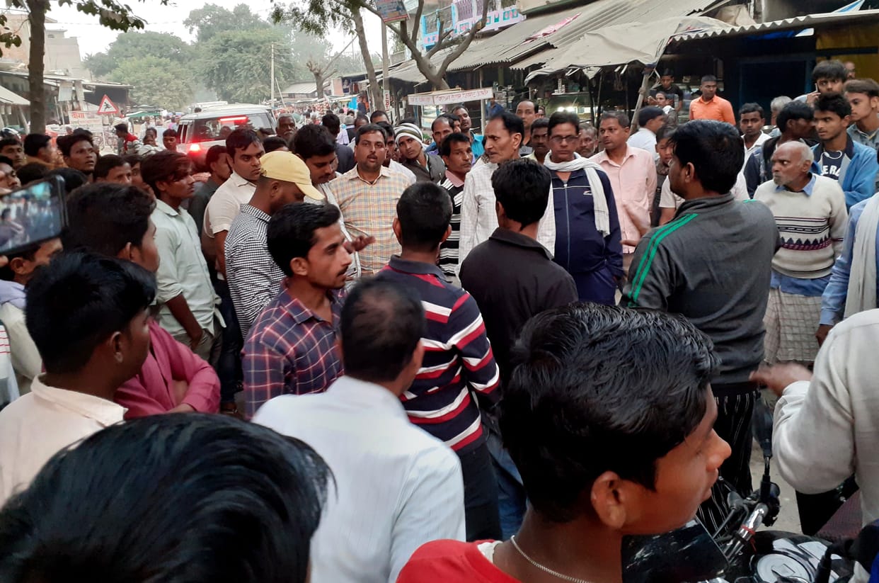 Villagers jammed keeping Saurabh's corpse