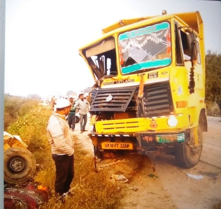 three dead and 11 critically injured in road accident at Prayagraj-Mirzapur Highway Karchana Bhirpur