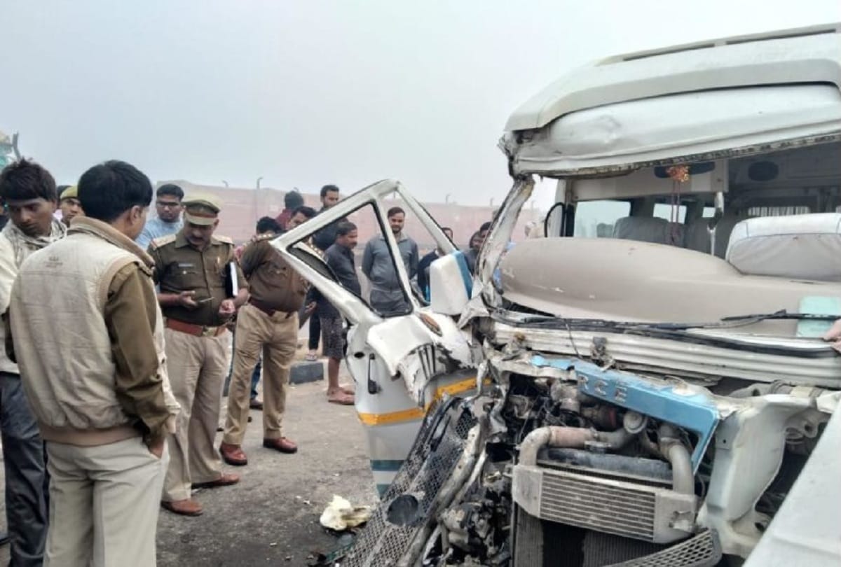 Indo-Nepal border: Tempo Traveler and Tanker collide, foreign tourist injured