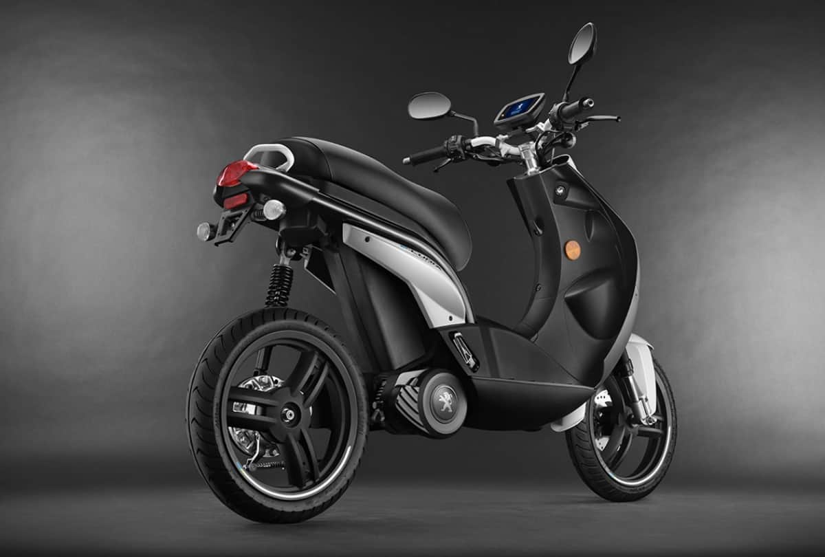 Made In India e scooter Peugeot e Ludix in Joins French Presidential Fleet run 50KM full charge
