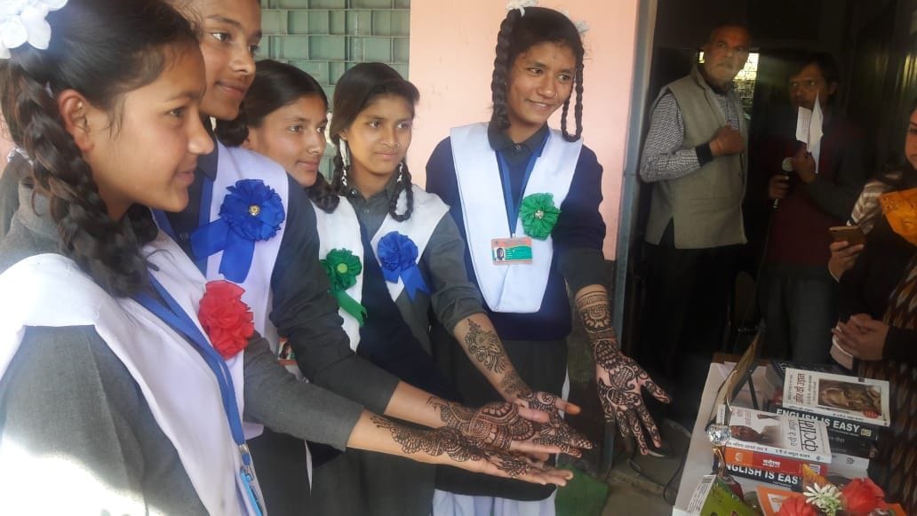 nisha and rinky first in mehndi compitition