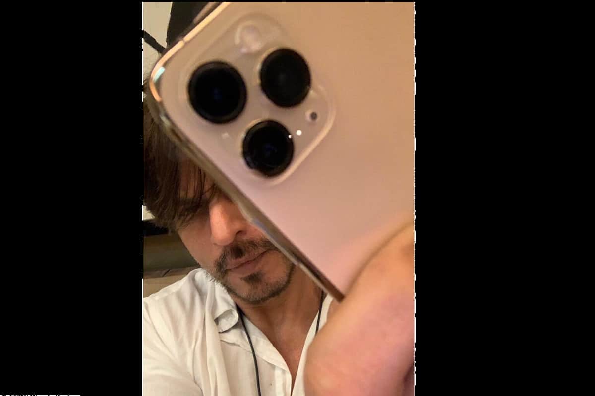 Bollywood Celebrities and Mobile Phone Including Amitabh Bachchan Shah Rukh Khan Salman Khan