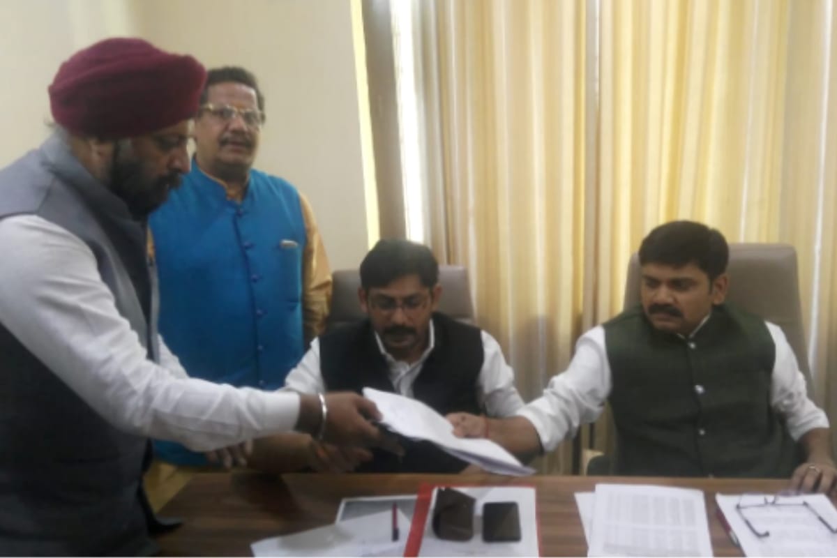 BJP More than ten contenders filled nomination  for the post of bjp district president in Meerut