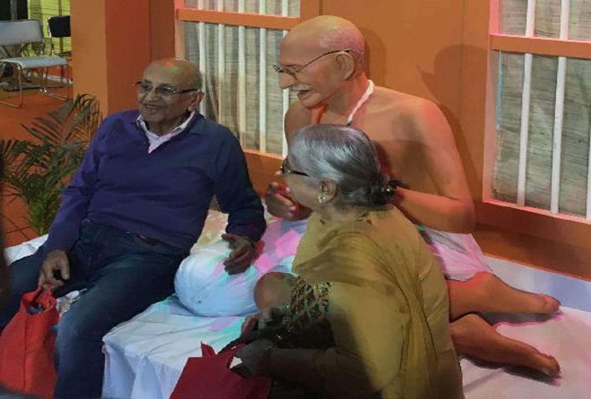World Trade fair 2019 Delhi Bihar Pavillion Up Pavillion Stone craft selfie with bapu