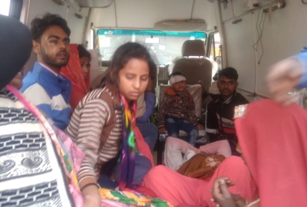 One died and many injured in a bus accident in Bahraich.