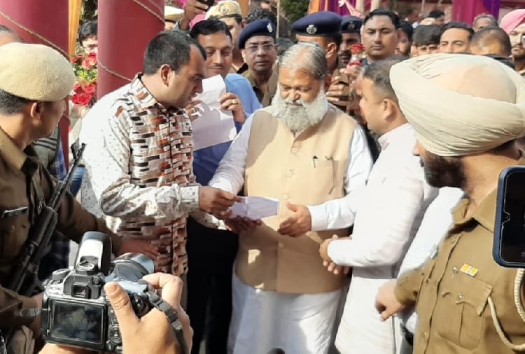Home Minister anil vij reached at Yamuna nagar