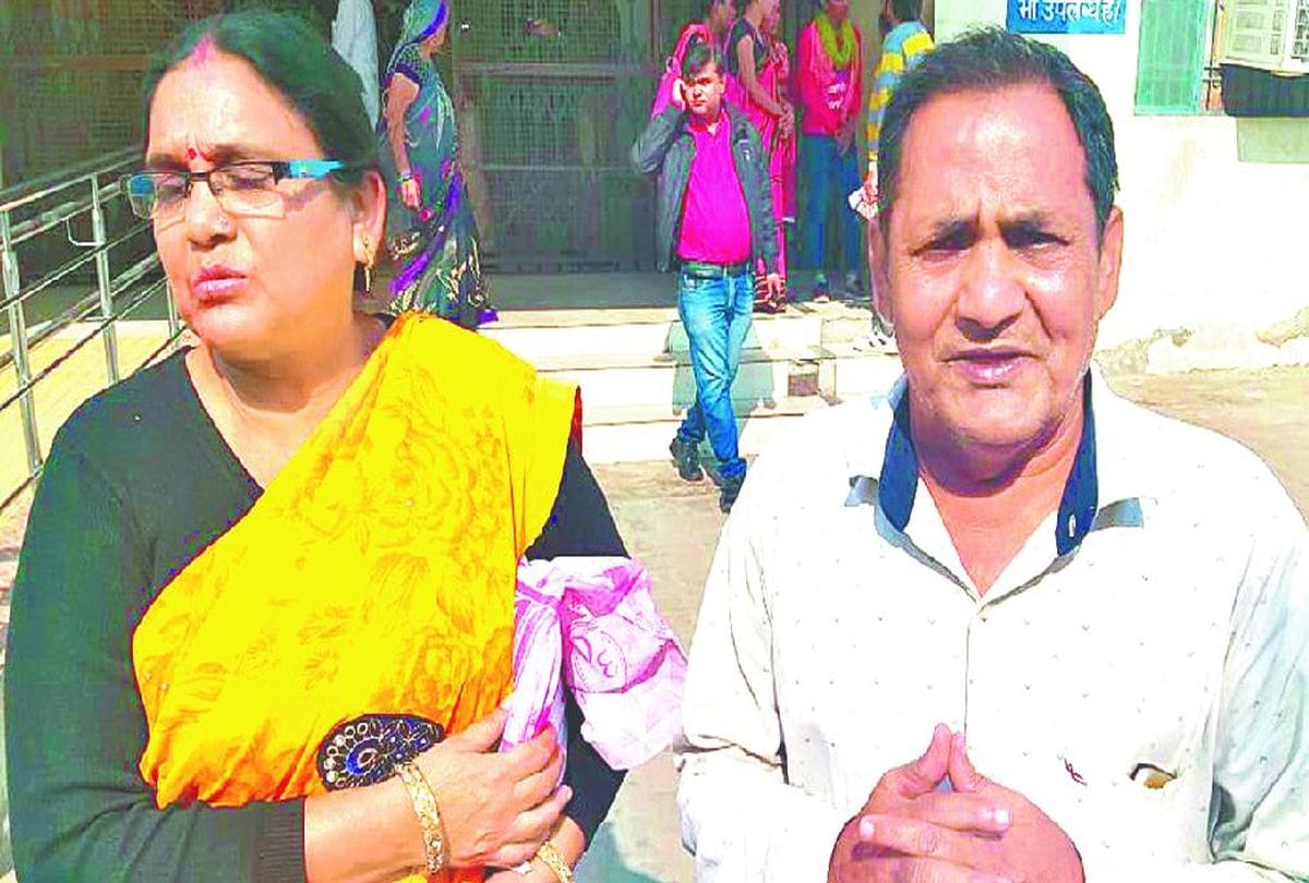 Old Couple Complaint to Ssp Beaten By Son's Wife Crime News Agra