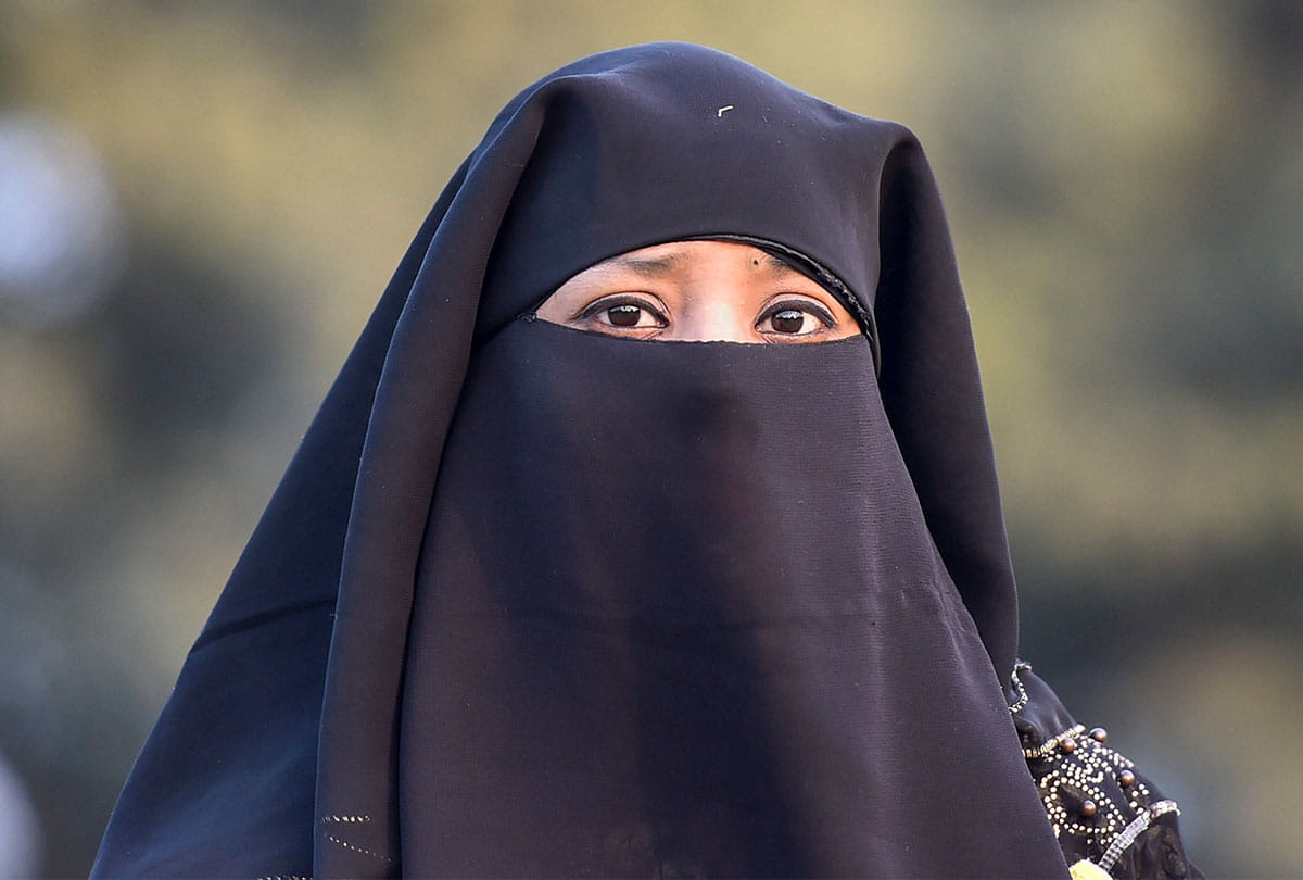 Muslim girl students recite Hanuman Chalisa