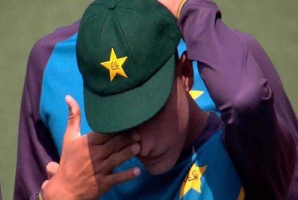 16 years old Naseem Shah bursts into tears after receiving Pakistan Test debut cap  