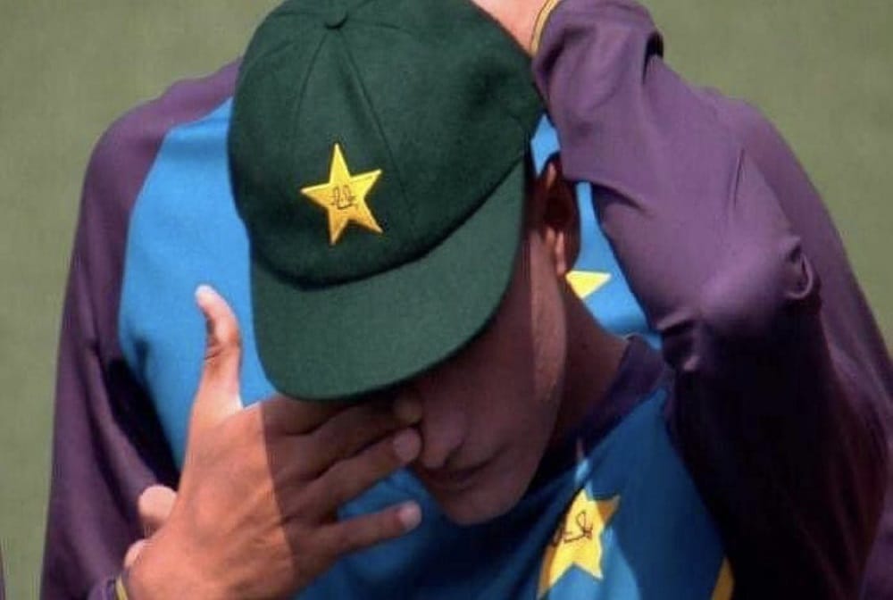 16 years old Naseem Shah bursts into tears after receiving Pakistan Test debut cap  