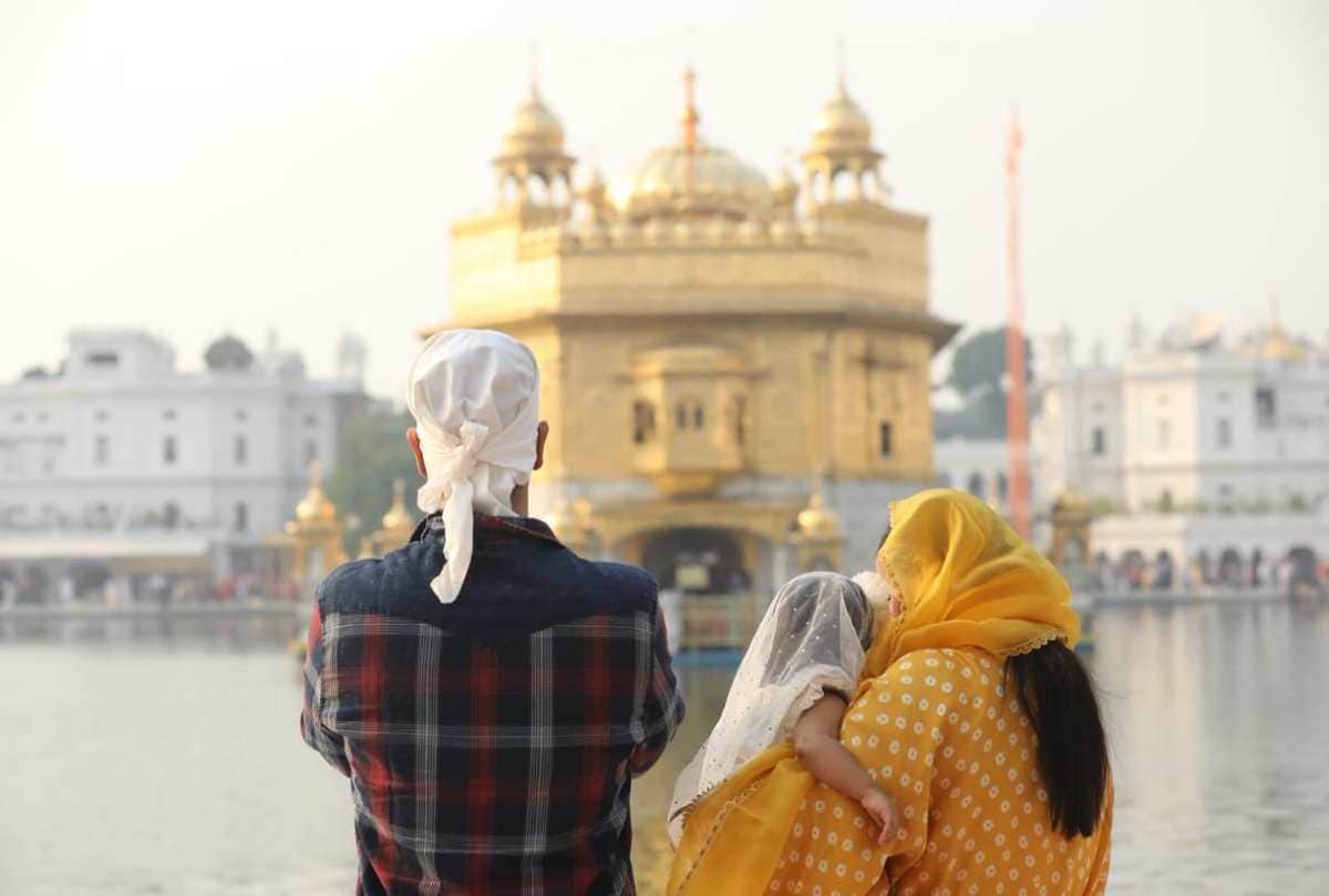 Neha Dhupia and Angad Bedi visit golden temple with daughter mehr dhupia