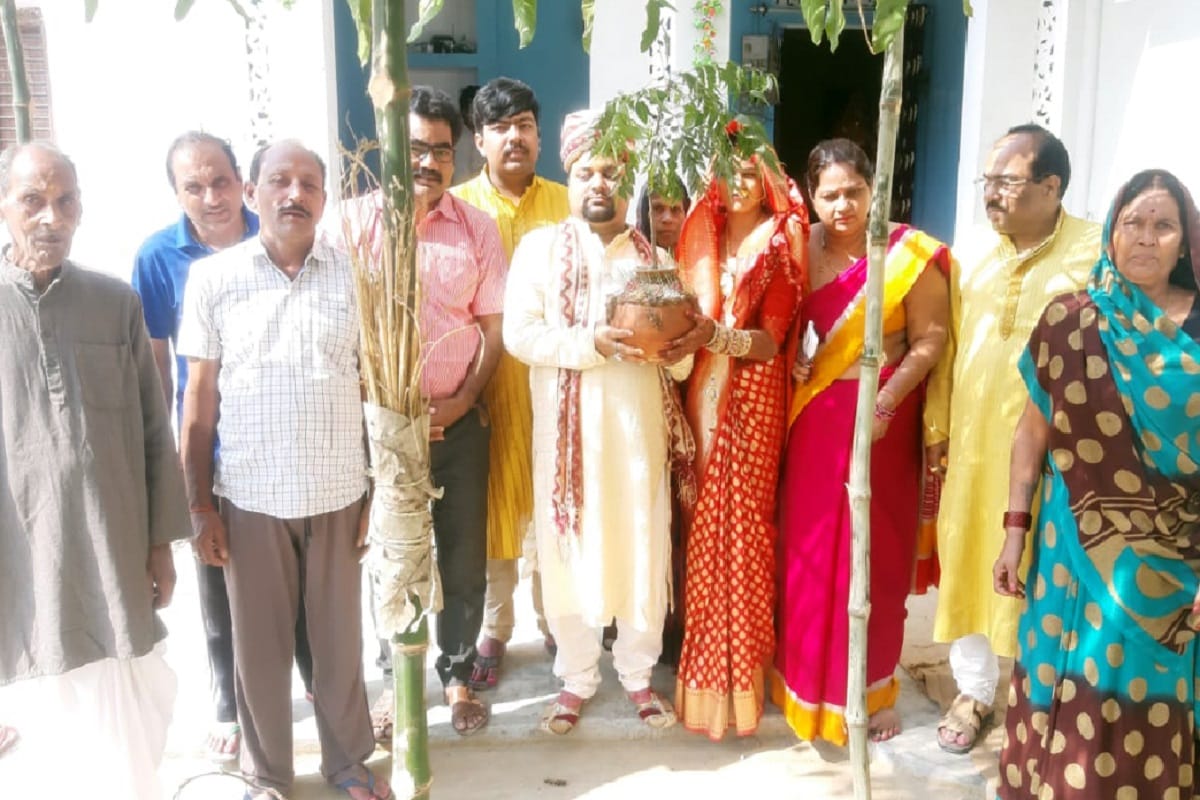 A bank officer has taken only one plant instead of dowry in his marriage at Saharanpur