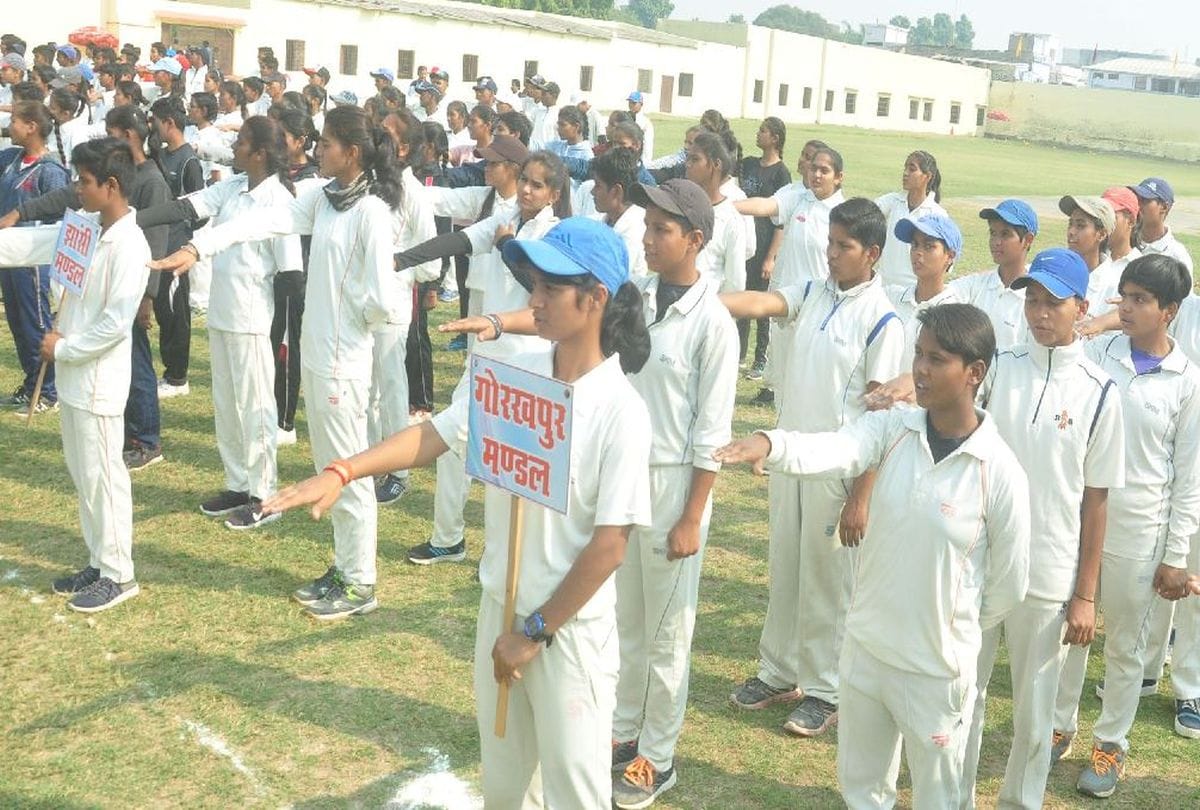 Secondary State Cricket Championships Rickshaw driver and farmer's Daughter Plays in Agra