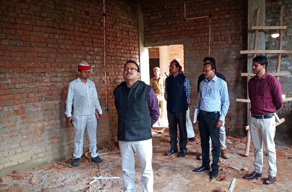 veyar haus ke nirmaan mein mileen khaamiyaan, kametee karegee jaanch