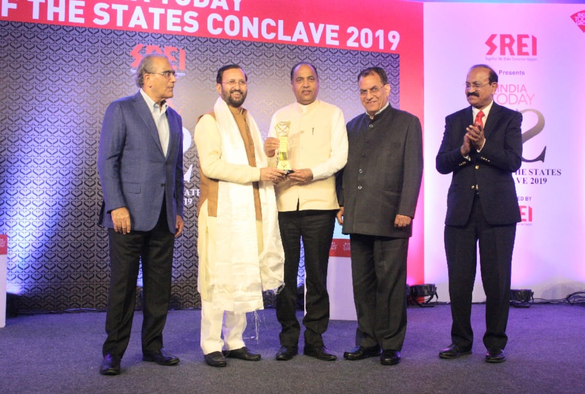 Himachal got Award for Best Performance in Education and Health Areas