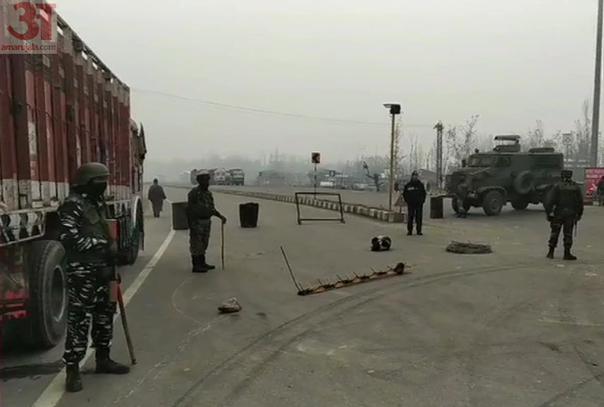 Kashmir anantnag ied bomb defused by bomb squad, indian army convoy was target