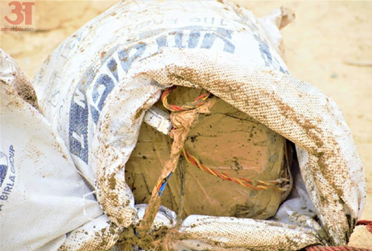 Kashmir anantnag ied bomb defused by bomb squad, indian army convoy was target