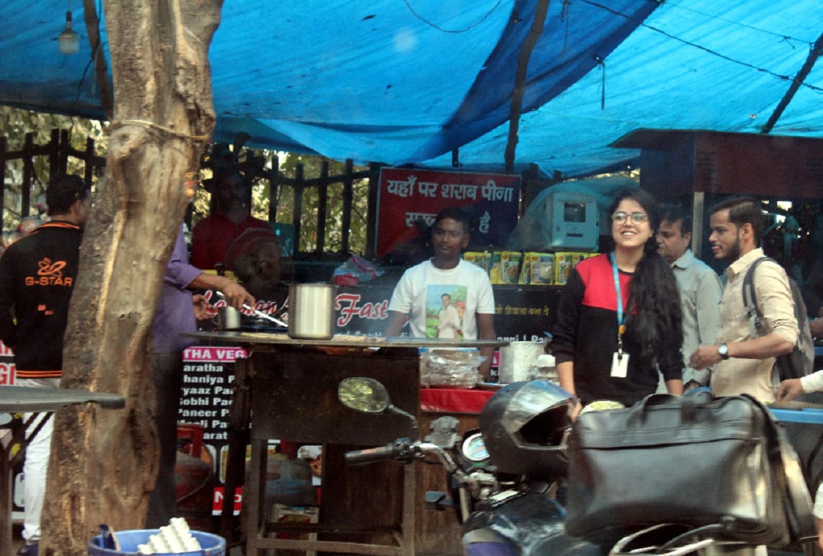 Paratha business is going on illegally by encroaching in every sector of Noida