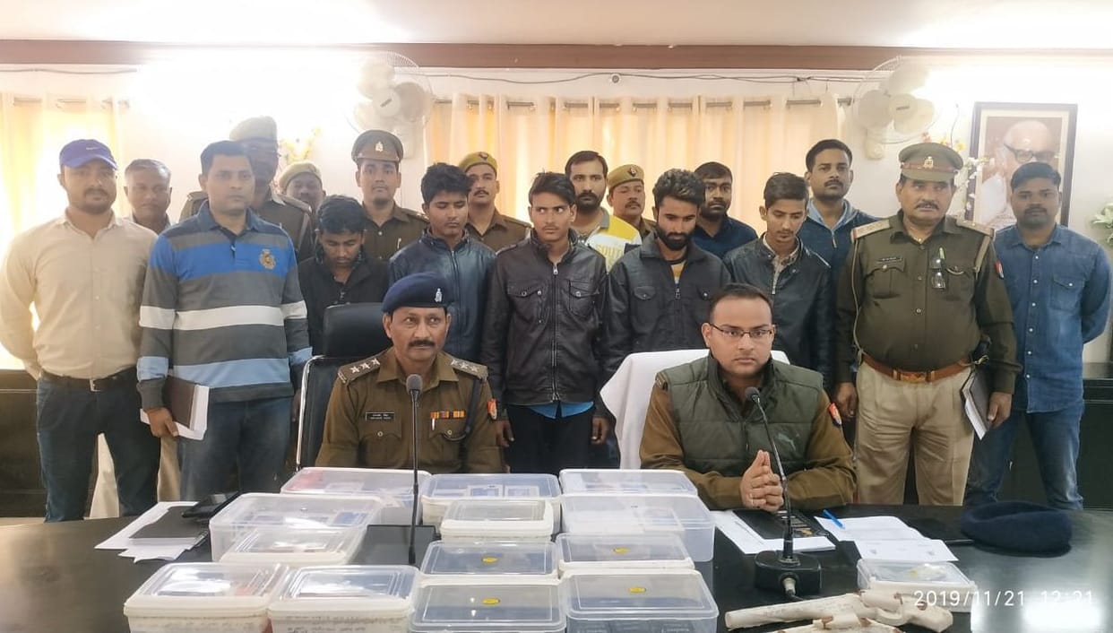 Five crooks caught in an encounter