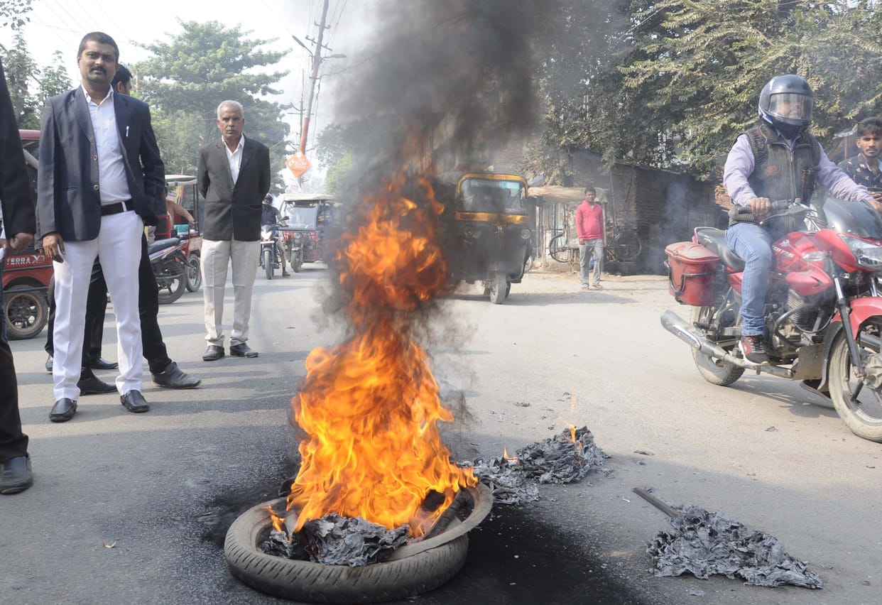 Lockout, sloganeering in the court to protest the establishment of the village court in Patti