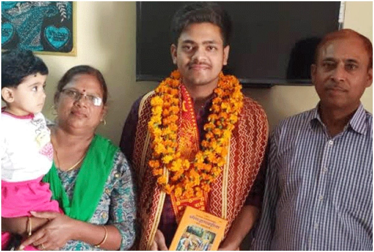 Jaipur Mayank Pratap Singh youngest judge in india, cracked Rajasthan judicial services 2018 exam